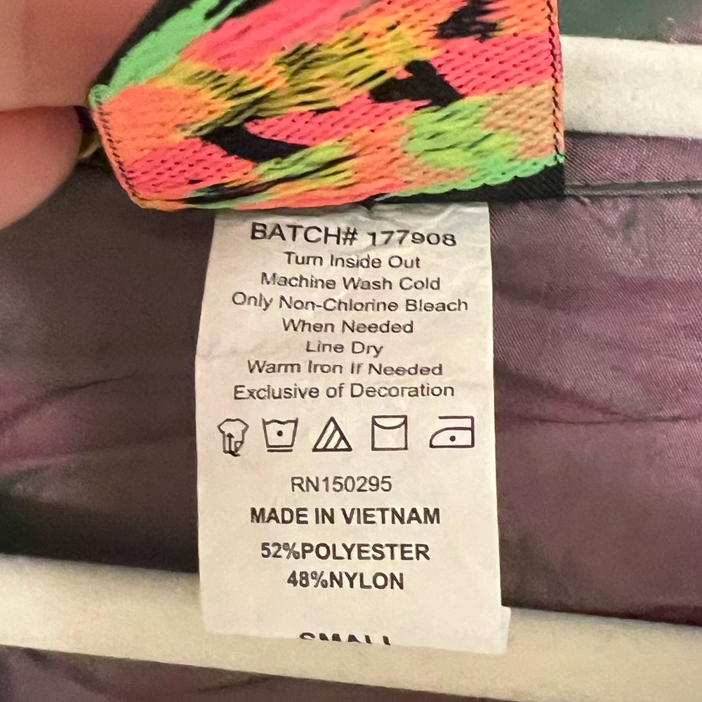 🌈 Surf Style NWT Multicolor Windbreaker Jacket Size Small - Picture 9 of 10